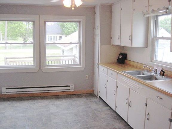 4th image of 608 Marlo Ave