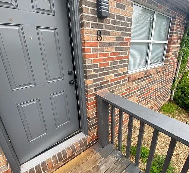 714 N North St — Photo 2