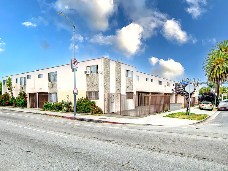 Figueroa Street Apartments — Photo 12