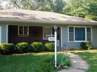 3322 SW Huntoon St, Topeka, KS 66604