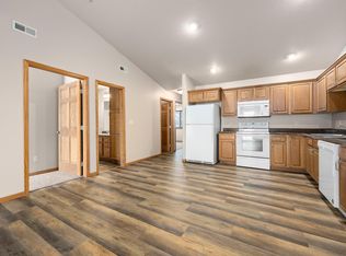 205 E 5th St, Hartford, SD 57033