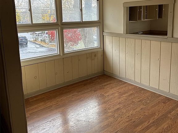 2nd image of 724 Locksley Road