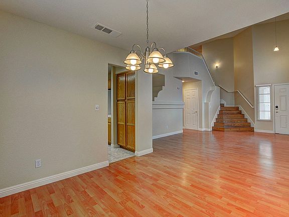 5th image of 6964 Wineberry Dr