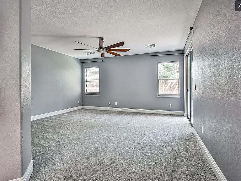 9956 Village Walk Ave — Photo 7