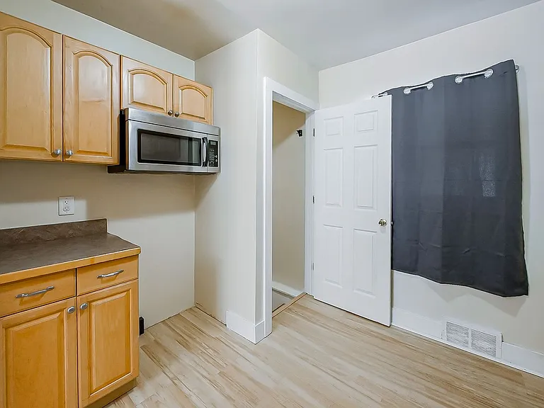 358 S Marshall St — Photo 6