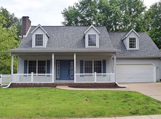 904 Crown Point Ct, Evansville, IN 47710