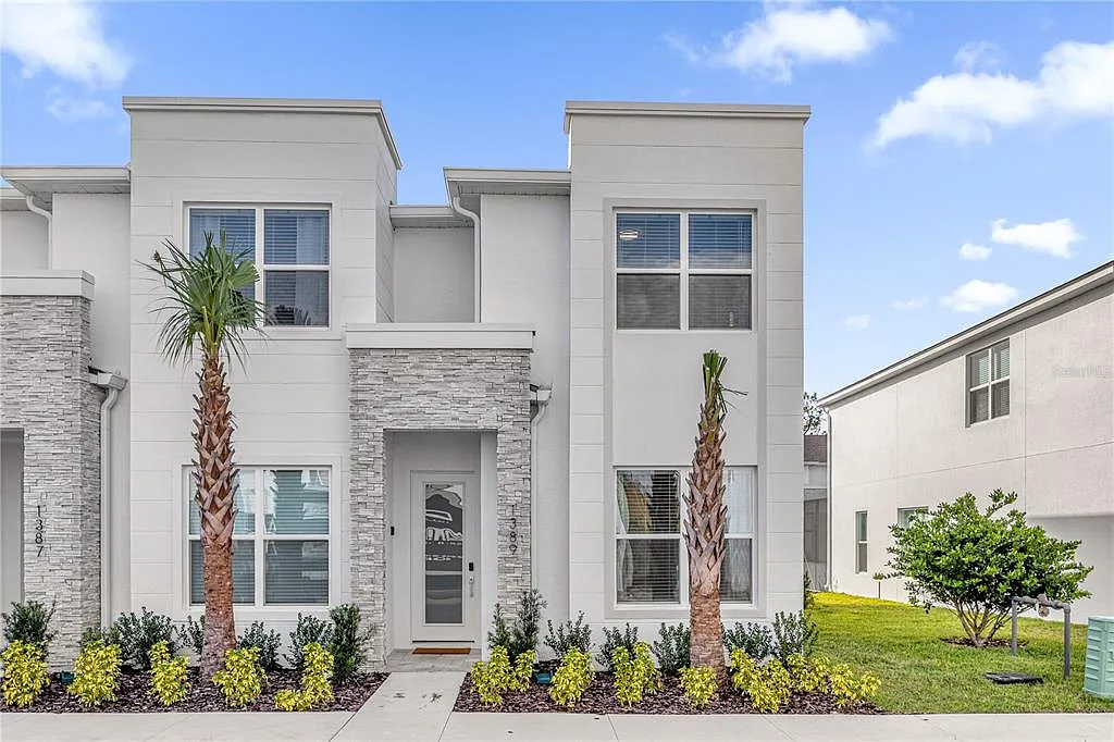 4 bed, 3.0 bath, 2256 sqft, $2,950 — Photo 2
