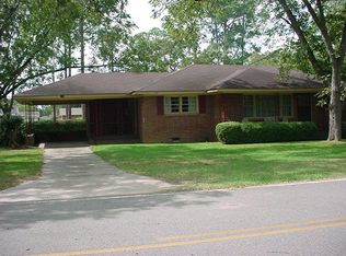 140 Terry Ave, Fitzgerald, GA 31750