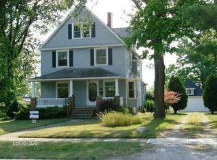 6384 Olde York Rd, Parma Heights, OH 44130