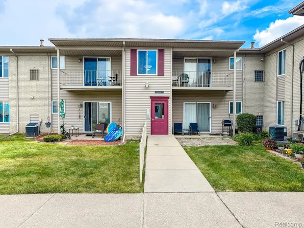 10077 Allen Pointe Dr, Allen Park, MI 48101