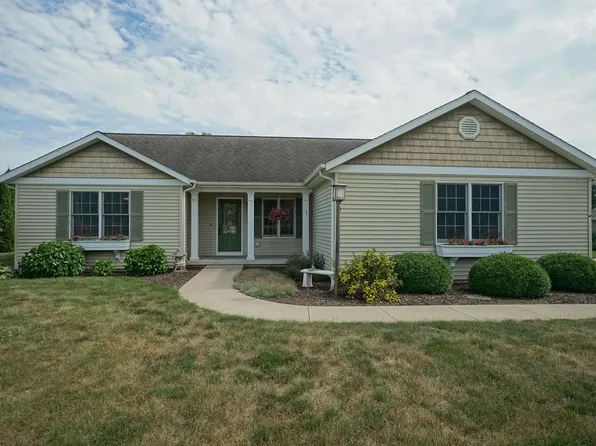 2349 S Tally Ho Cir, Warsaw, IN 46580