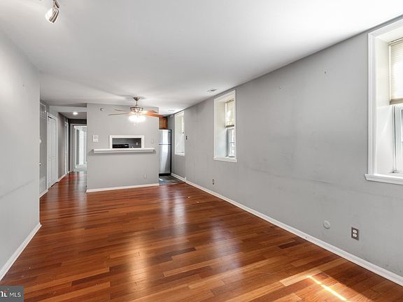 2nd image of 123 Bainbridge St #1