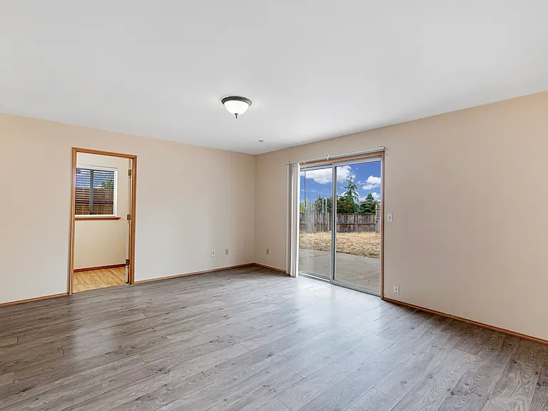 29 Hylebos Ave — Photo 16