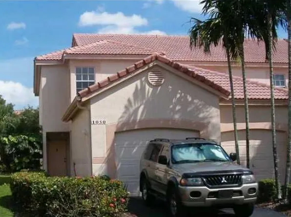1050 Sorrento Dr, Fort Lauderdale, FL 33326