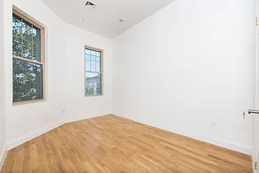 Rented by SCOUTBK.COM