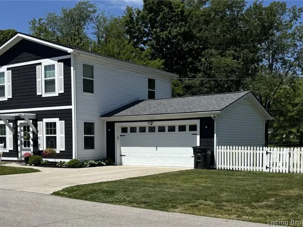 122 Winthrop Avenue, Charlestown, IN 47111