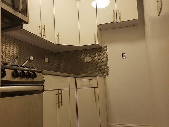 3rd image of 445 E 77th St APT 5E