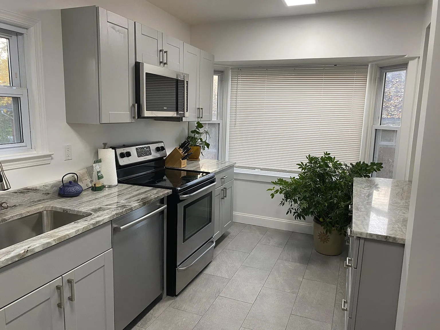517 W Farnum Ave — Photo 4