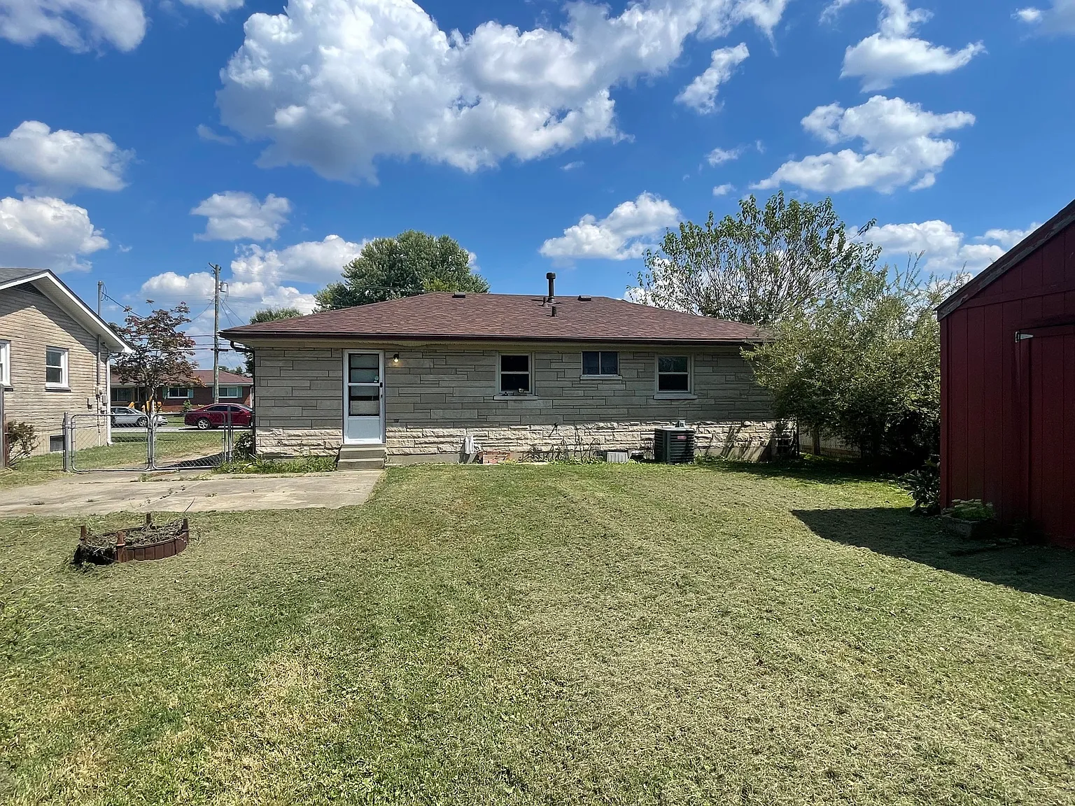 3 bed, 1025 sqft, $1,450 — Photo 3