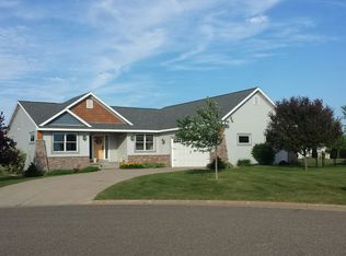 1320 Eagle Ct, New Richmond, WI 54017