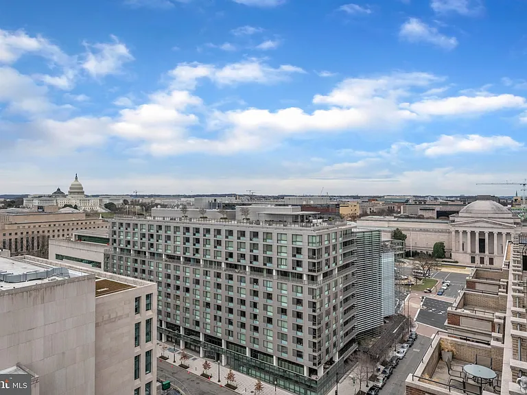 601 Pennsylvania Ave NW #805 — Photo 18