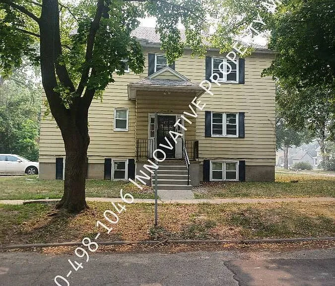 702 Thomson St #5 — Photo 1