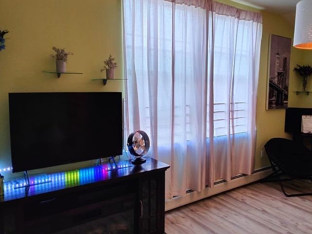 2nd image of 101 Dolphin Ct