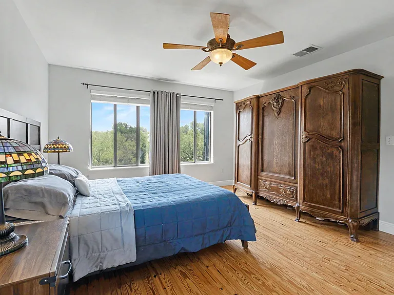 717 Brownlee Cir — Photo 14