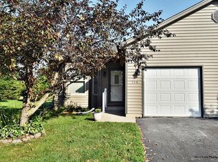 748 Harmony Ct, North Aurora, IL 60542