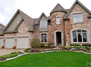 2724 Charter Oak Dr, Aurora, IL 60502