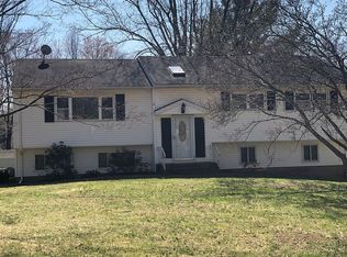 27 Marjorie Dr, Suffern, NY 10901