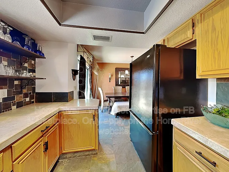 2470 Huntington Dr — Photo 7