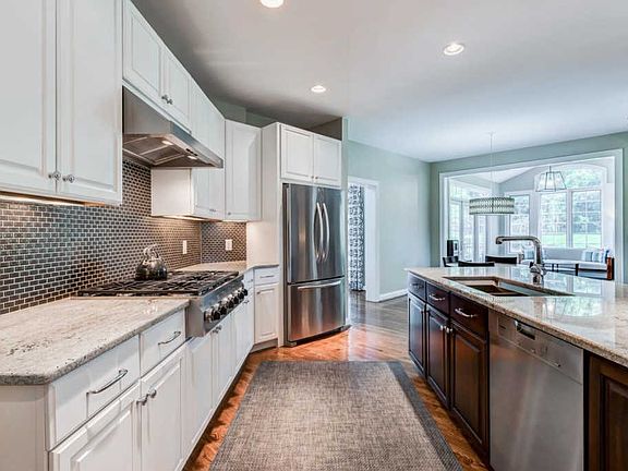 5th image of 7014 Beech Hollow Dr