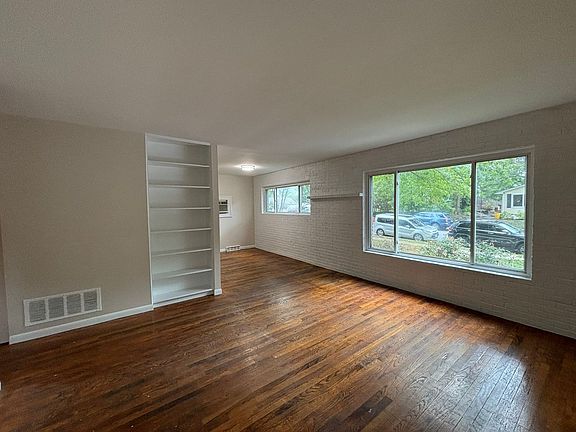 3rd image of 77 Summerfield Dr