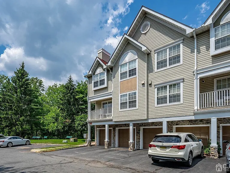 261 Prestwick Way #261 — Photo 3