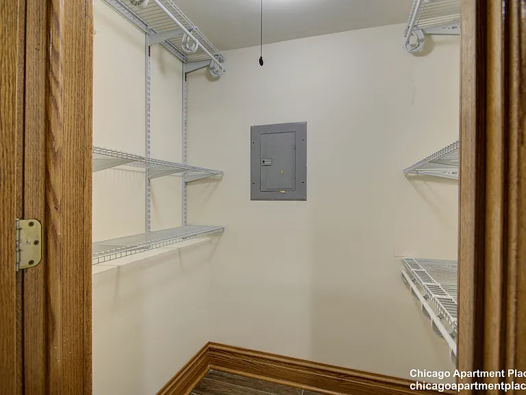 1817 N Clybourn Ave #1 — Photo 11
