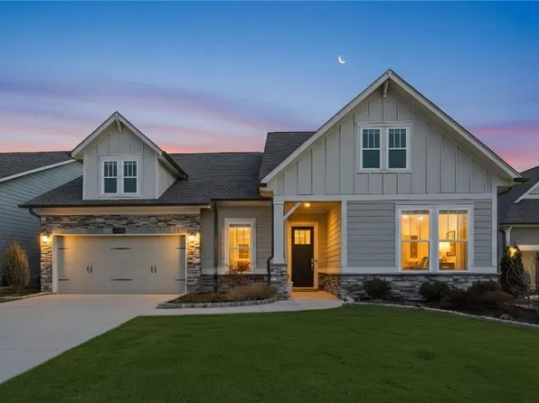 6975 Scenic Overlook Trce, Flowery Branch, GA 30542