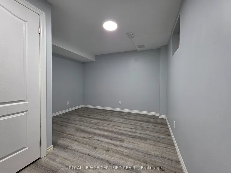 100 Chase Cres #BASEMENT — Photo 8