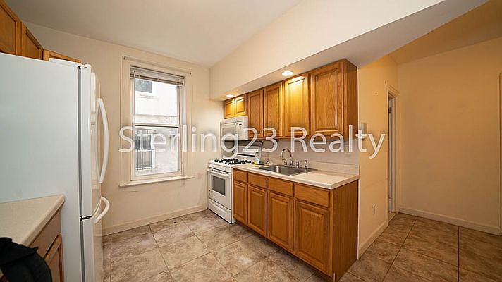 1st image of 18-45 Ditmars Blvd #2R