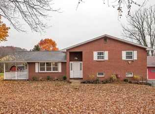 1060 Pittsburgh Rd, Valencia, PA 16059