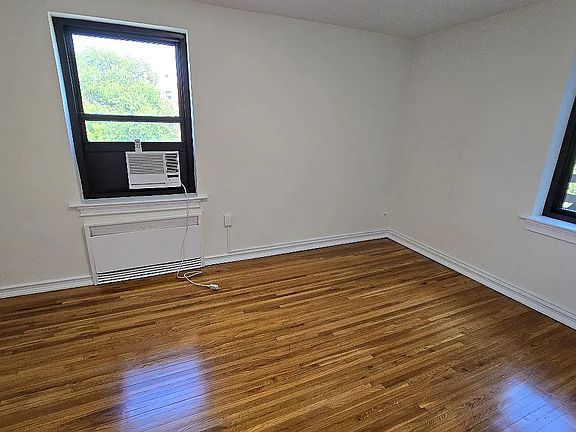 5th image of 7505 210th St APT 5K