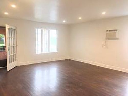 1st image of 823 N Curson Ave