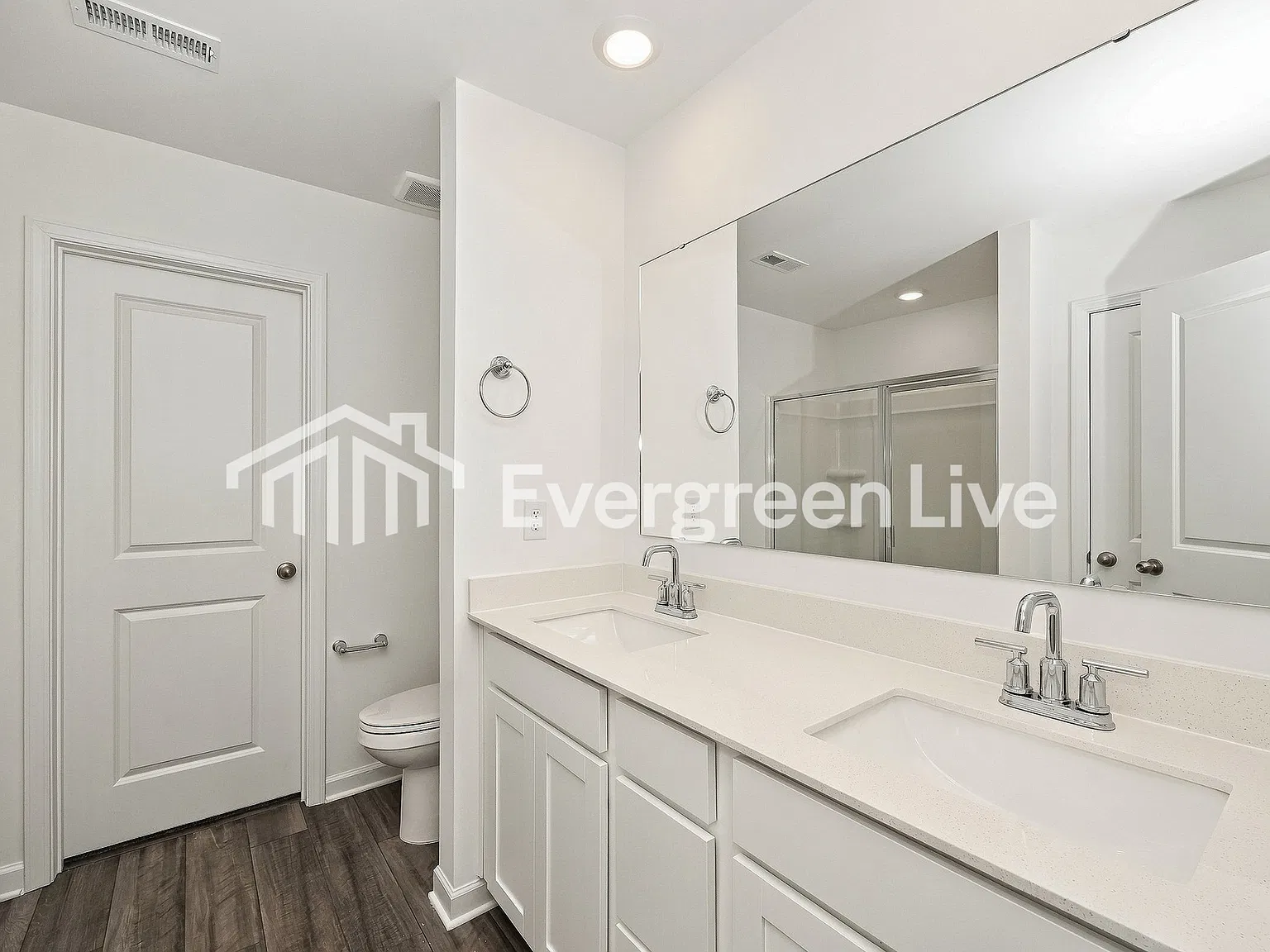 4 bed, 2.5 bath, 2213 sqft, $1,940 — Photo 4