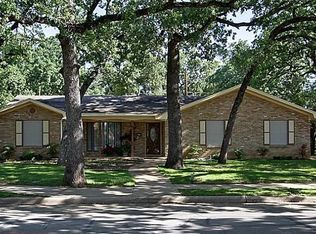 2611 Alan A Dale, Irving, TX 75061