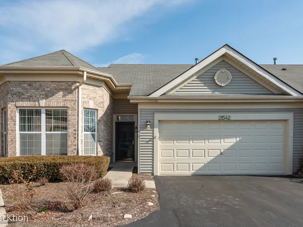21542 Victory Lake Way, Crest Hill, IL 60403