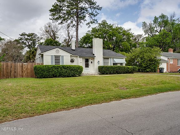 3rd image of 3806 ORLANDO Circle W