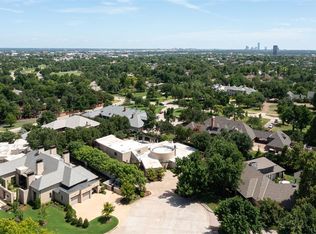 6917 Avondale Ct, Nichols Hills, OK 73116