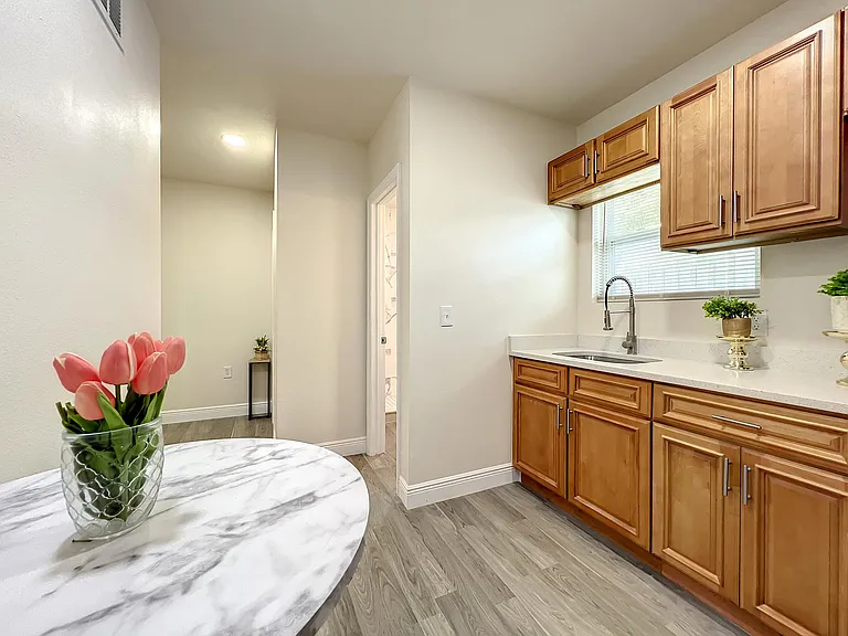 Park Manor Dr — Photo 2