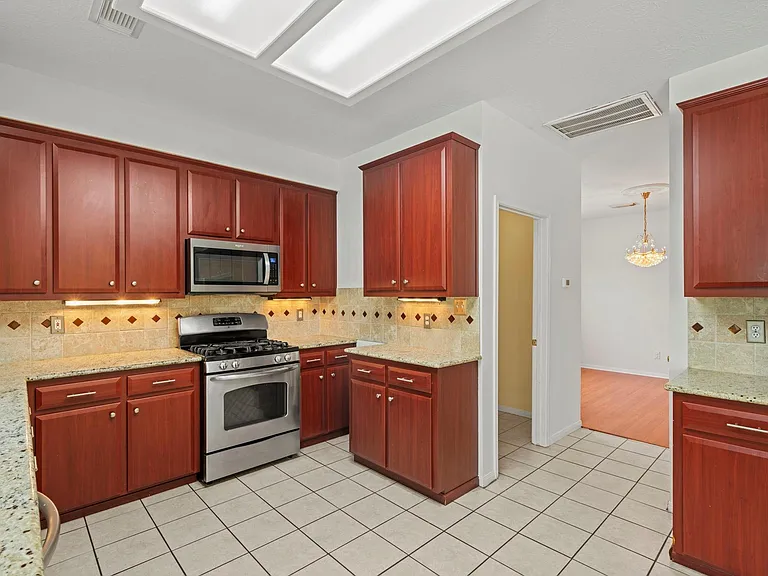 17107 Cradle Cove Ct — Photo 17