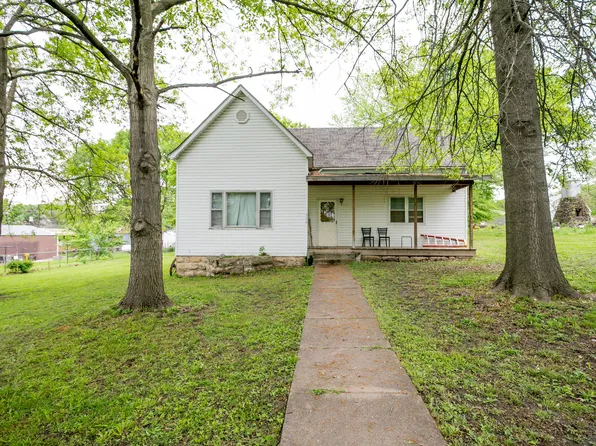 306 E Main St, Bunceton, MO 65237